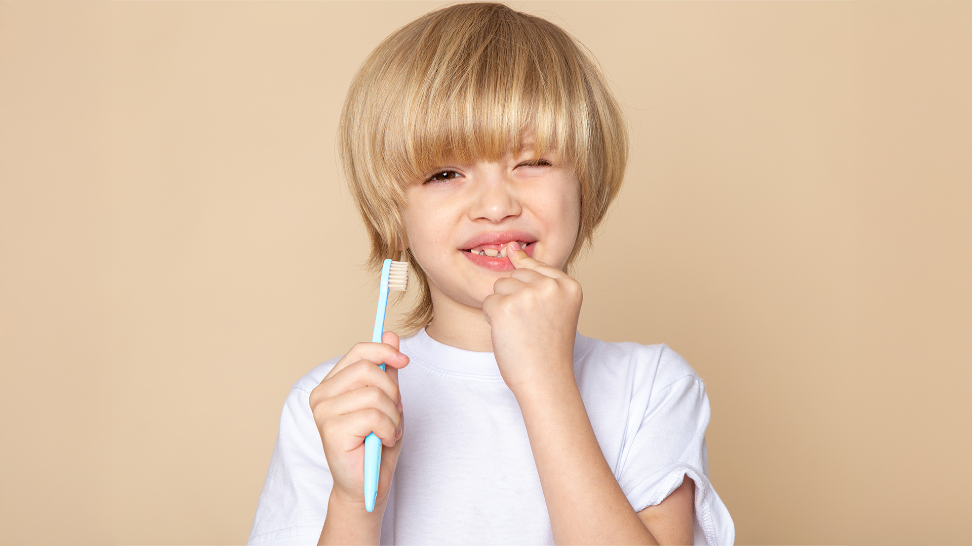 Regresso às aulas com um sorriso saudável: por que deve marcar uma avaliação dentária infantil em setembro?